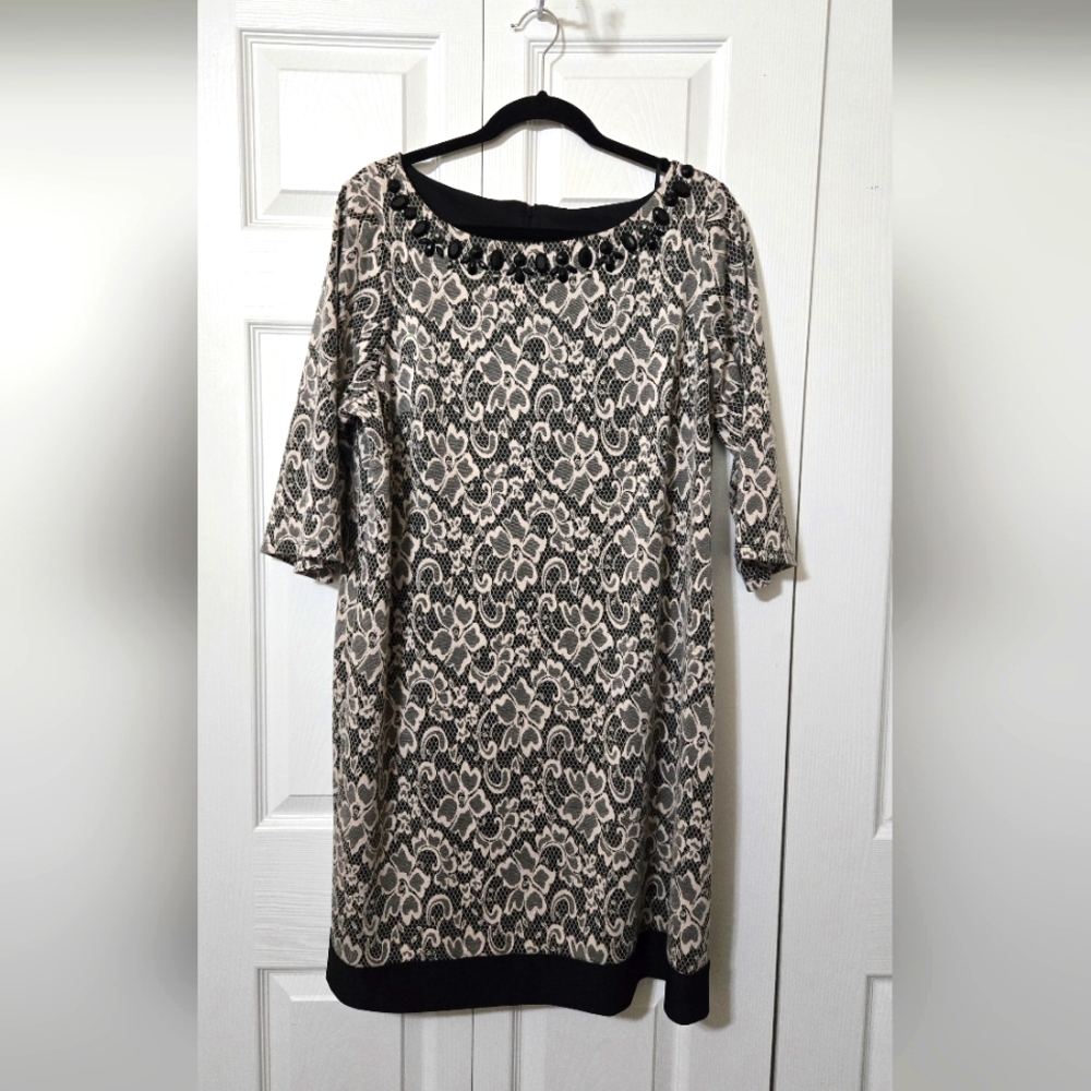 Black & Ivory Faux Lace Dress w/Beaded Neckline, Strechy Fabric, XL, Like New